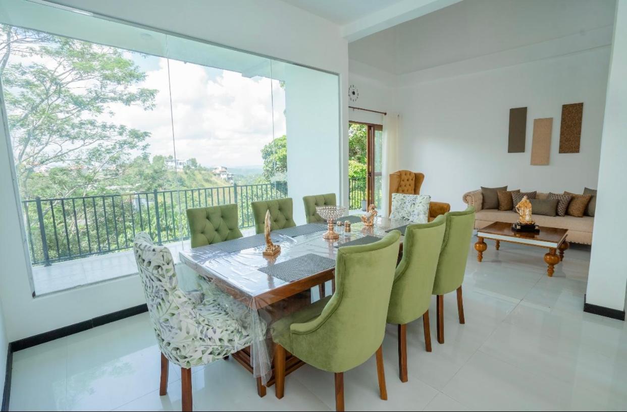 Sky Lounge Homestay Kandy